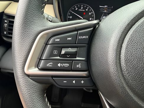 Used 2025 Subaru Outback Premium AWD/4WD image 14