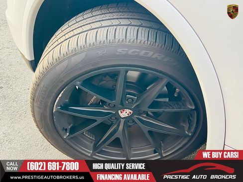 Used 2017 Porsche Cayenne Platinum Edition AWD/4WD image 23