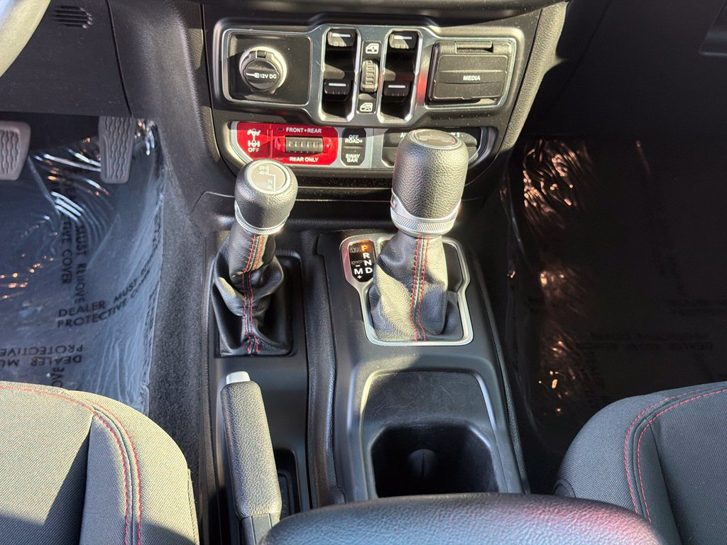 Used 2022 Jeep Wrangler Unlimited Rubicon AWD/4WD image 17