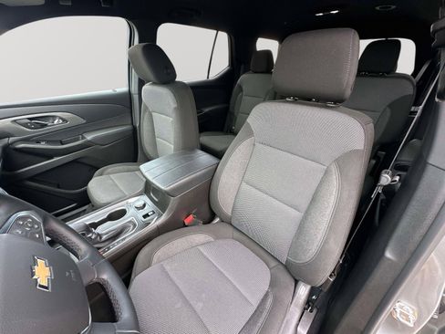 Used 2023 Chevrolet Traverse LT FWD image 24