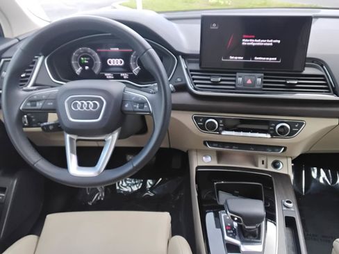 Certified 2024 Audi Q5 e Premium w/ Convenience Package image 20