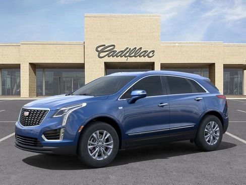 New 2025 Cadillac XT5 Luxury image 2