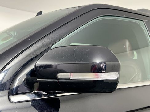 Used 2024 Ford Expedition Limited image 12