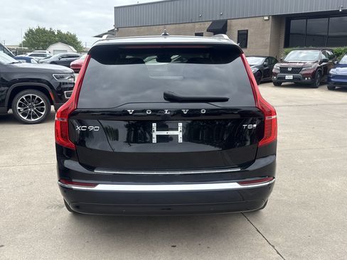 Used 2025 Volvo XC90 T8 Ultra w/ Protection Package Premier image 4
