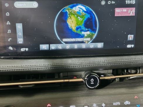 Used 2023 Nissan Ariya FWD image 22