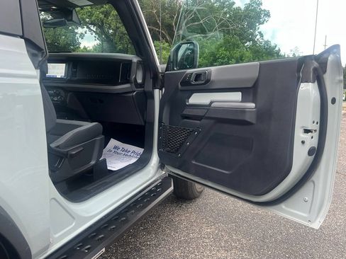 Used 2022 Ford Bronco 2-Door AWD/4WD image 37