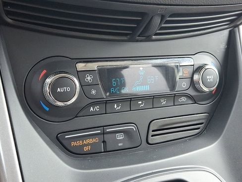 Used 2016 Ford Escape SE w/ Equipment Group 201A AWD/4WD image 15