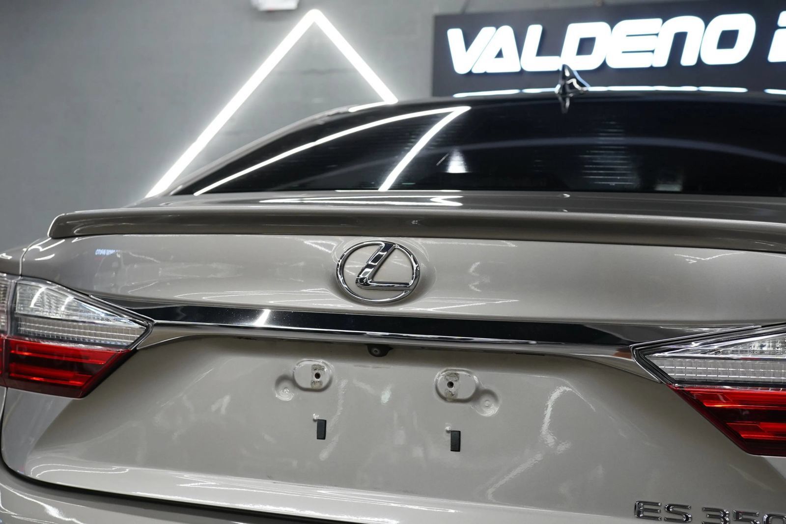 Used 2017 Lexus ES 350 w/ Luxury Package FWD image 21