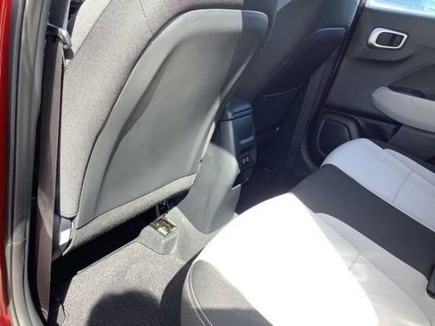 Certified 2026 Hyundai Venue SEL FWD image 32