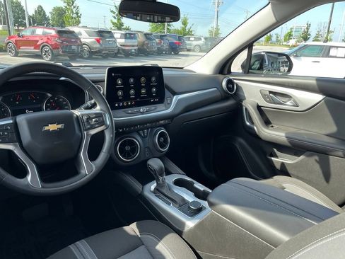 Used 2025 Chevrolet Blazer LT AWD/4WD image 22