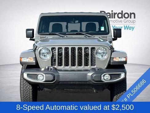 Used 2023 Jeep Gladiator Sport AWD/4WD image 3