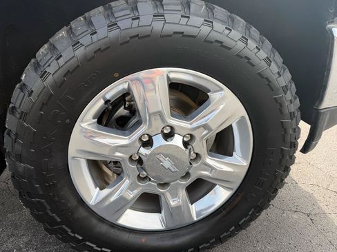 Used 2021 Chevrolet Silverado 2500 LT w/ Z71 Off-Road Package AWD/4WD image 17