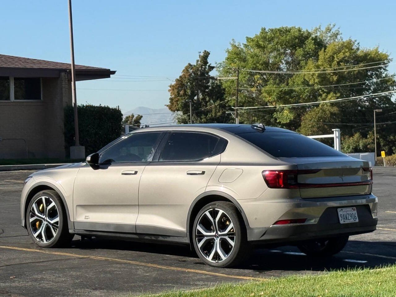 Used 2022 Polestar Polestar 2 w/ Performance Package AWD/4WD image 3