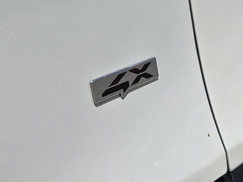 Used 2025 Kia Seltos SX w/ SX Sunroof Package image 16