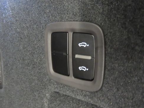 Certified 2026 Porsche Cayenne E-Hybrid Coupe AWD/4WD image 49
