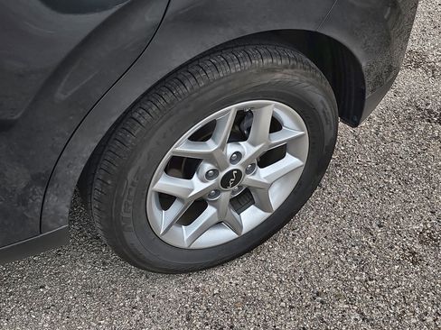 Used 2025 Kia Soul LX w/ LX Technology Package image 10