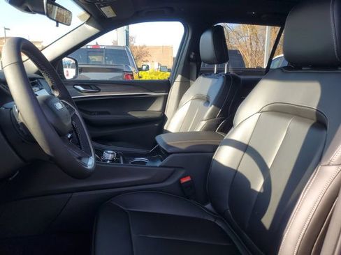 New 2025 Jeep Grand Cherokee Limited image 10