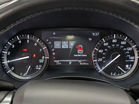 Used 2021 Toyota Highlander XLE AWD/4WD image 18