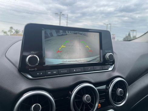 Used 2025 Nissan Sentra S image 17