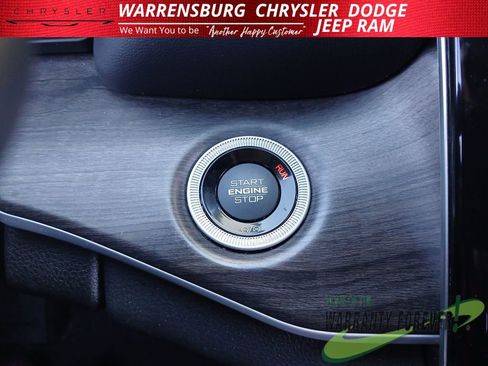 Used 2024 Jeep Grand Cherokee Limited w/ Luxury Tech Group II AWD/4WD image 25