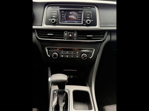Used 2017 Kia Optima LX FWD image 12
