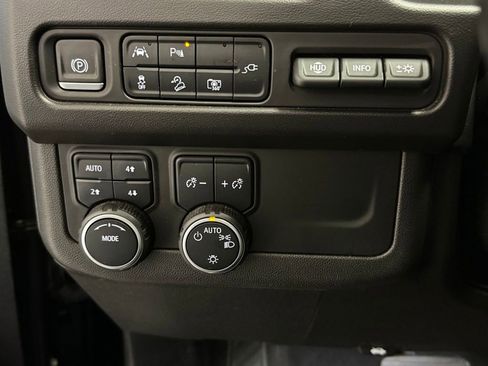 Used 2022 Chevrolet Tahoe High Country AWD/4WD image 14