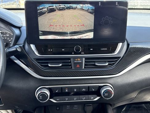 Used 2024 Nissan Altima 2.5 SR w/ SR Premium Package image 5