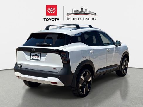 Used 2025 Nissan Kicks SR image 3