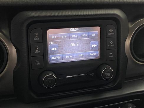 Used 2019 Jeep Wrangler Sport image 24