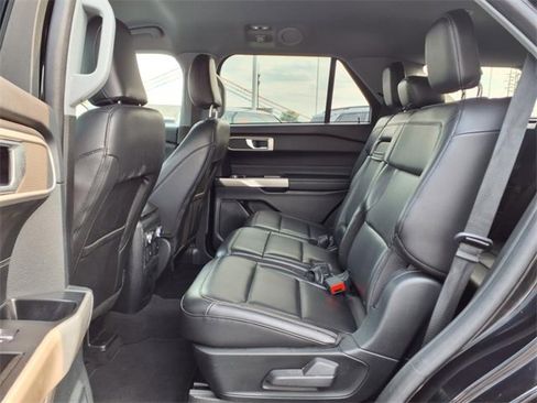 Used 2023 Ford Explorer XLT w/ Equipment Group 202A image 13
