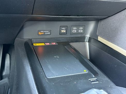 Used 2025 Toyota Camry LE image 27