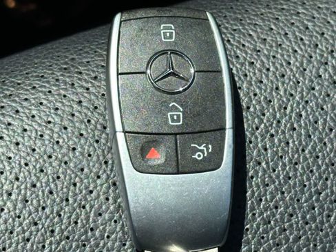 Used 2021 Mercedes-Benz GLC 300 4MATIC image 31
