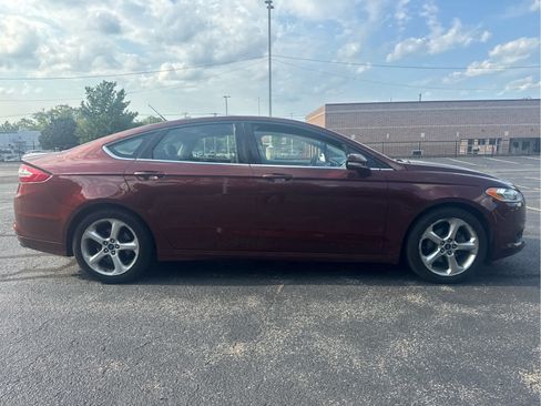 Used 2016 Ford Fusion SE FWD image 11