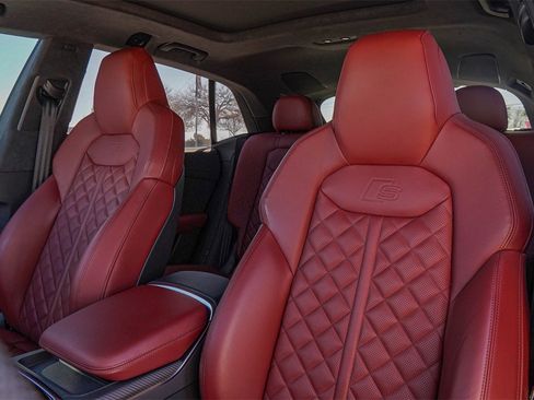 Used 2024 Audi SQ8 Prestige image 19