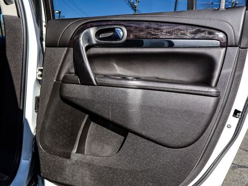 Used 2017 Buick Enclave Premium image 39