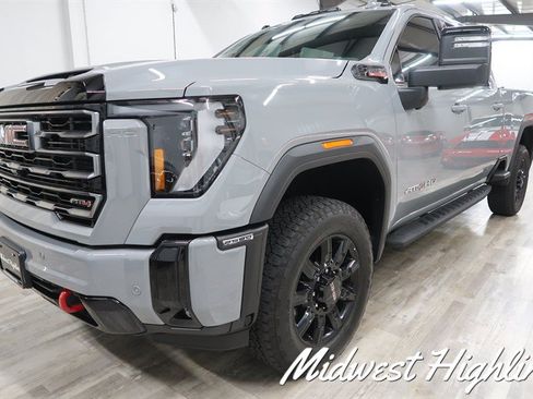 Used 2025 GMC Sierra 2500 AT4 w/ AT4 Premium Plus Package AWD/4WD image 14