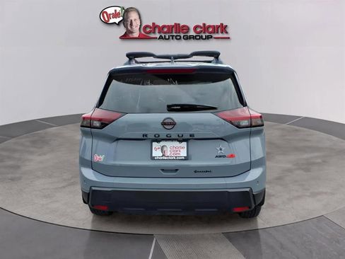 Used 2025 Nissan Rogue SV image 4