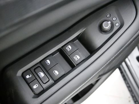 Certified 2024 Jeep Grand Cherokee Altitude image 36