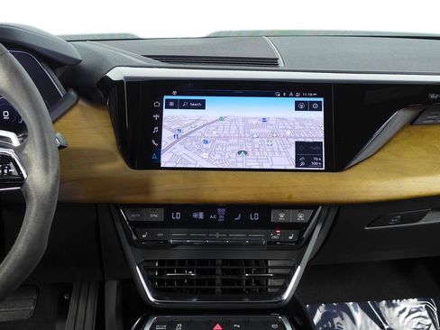 Used 2022 Audi e-tron GT Premium Plus AWD/4WD image 25