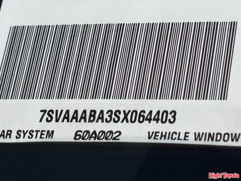 Certified 2025 Toyota Sequoia Platinum image 33