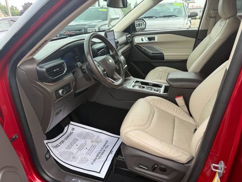 Used 2020 Ford Explorer Platinum w/ Premium Technology Package AWD/4WD image 10