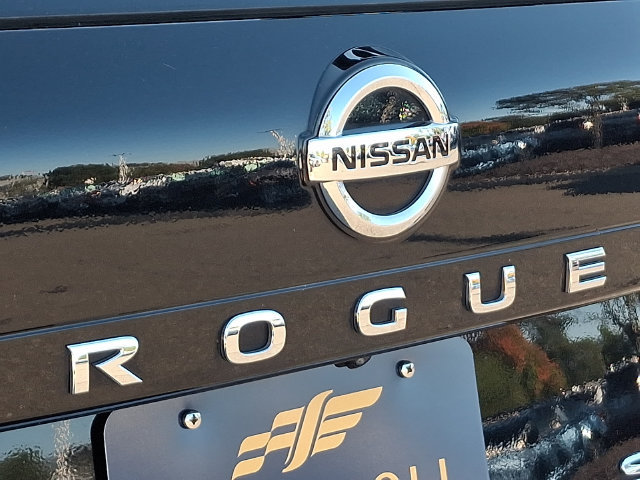 Used 2021 Nissan Rogue SV AWD/4WD image 32