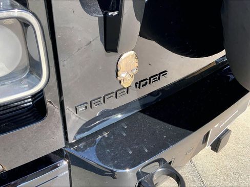 Used 2025 Land Rover Defender 110 X image 28