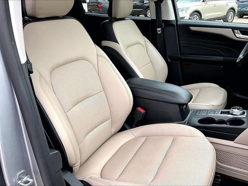 Used 2022 Ford Escape SEL image 8