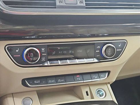Used 2019 Audi Q5 2.0T Premium Plus w/ Premium Plus Package AWD/4WD image 14