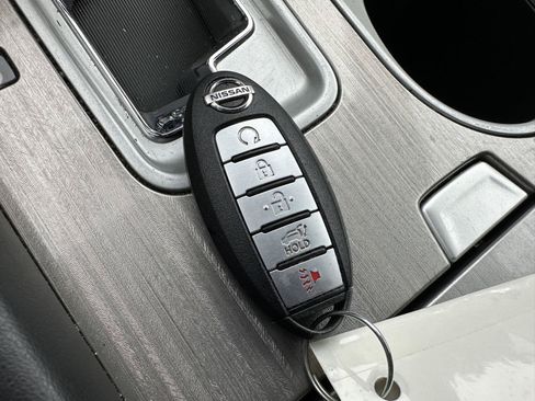Used 2015 Nissan Murano Platinum w/ Platinum Technology Package AWD/4WD image 14