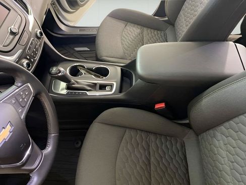 Used 2020 Chevrolet Equinox LT w/ Driver Convenience Package FWD image 44