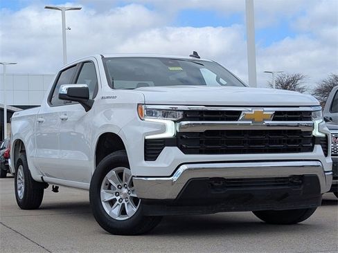 Used 2025 Chevrolet Silverado 1500 LT image 2