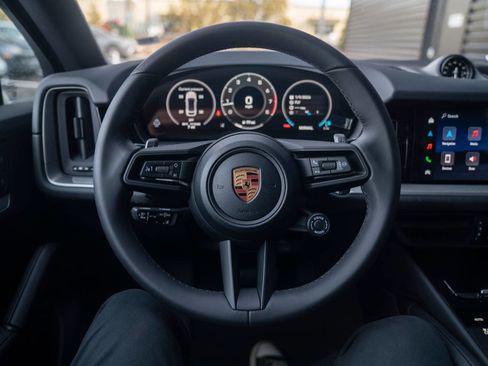 New 2026 Porsche Cayenne Base image 13