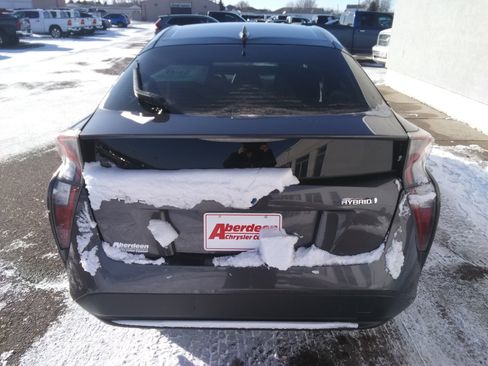 Used 2016 Toyota Prius Two image 6